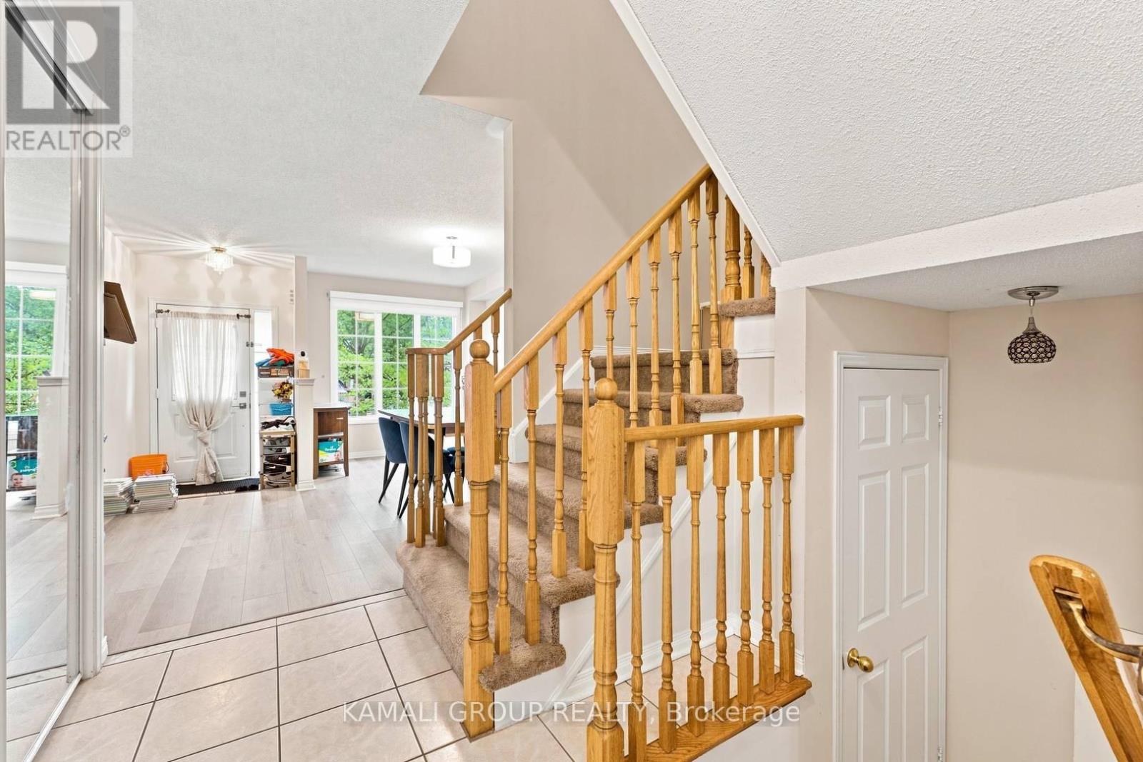 300 Flagstone Way, Newmarket, Ontario L3X 2R8 - Photo 9 - N13707648