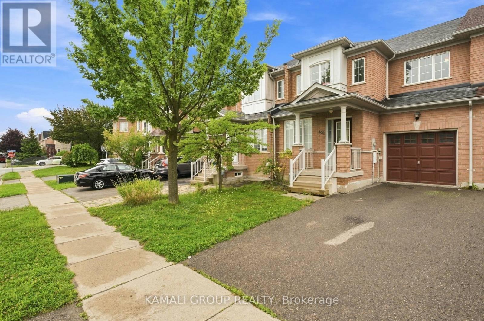 300 Flagstone Way, Newmarket, Ontario L3X 2R8 - Photo 2 - N13707648