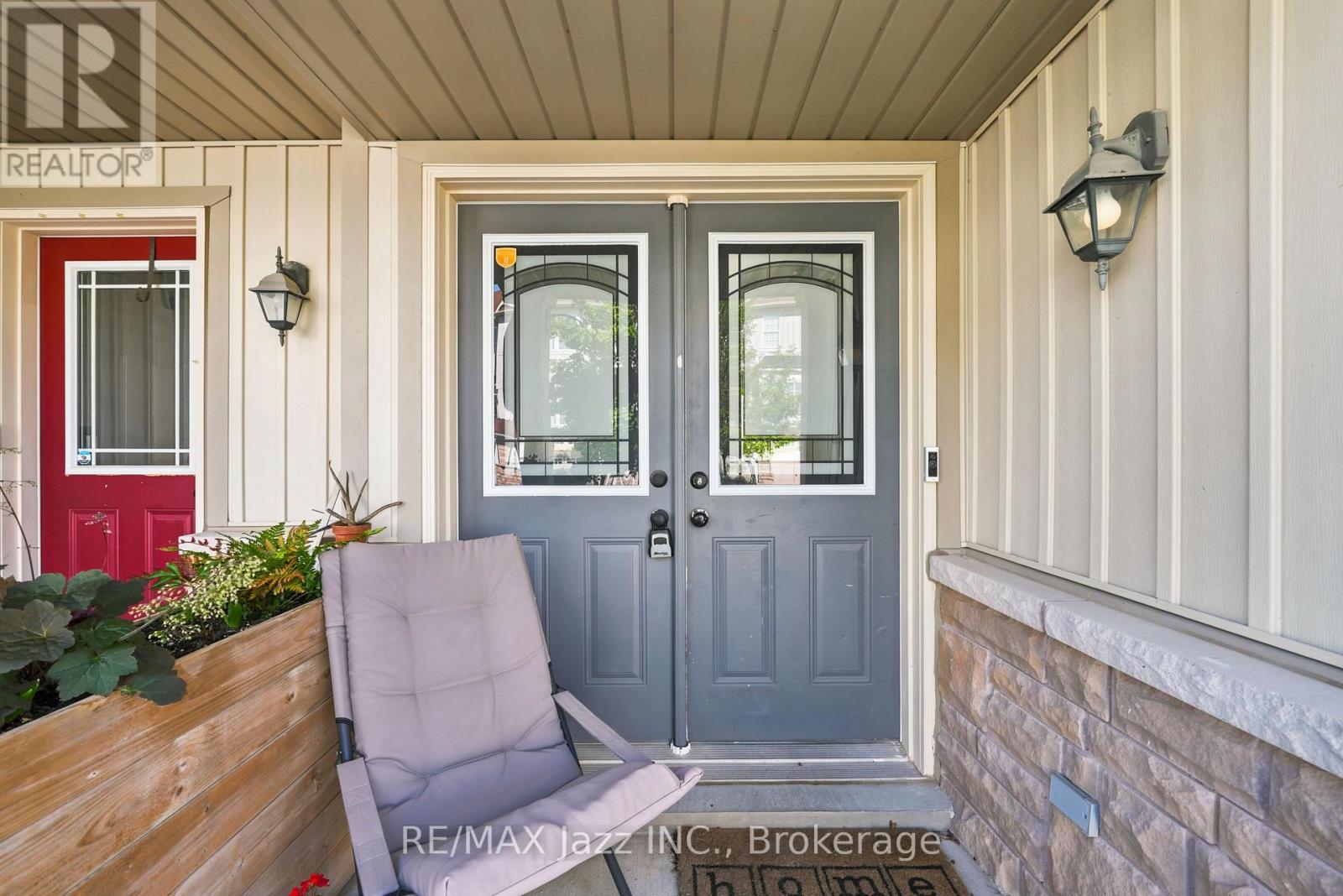15 Farmstead Drive, Clarington, Ontario L1C 0K9 - Photo 3 - E13726954