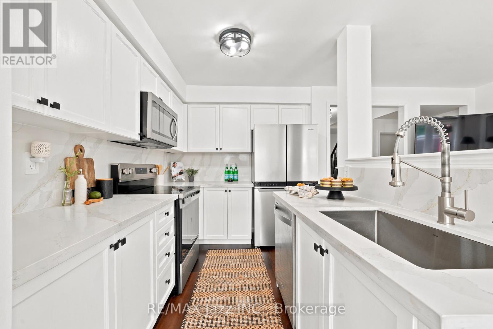 15 Farmstead Drive, Clarington, Ontario L1C 0K9 - Photo 9 - E13726954