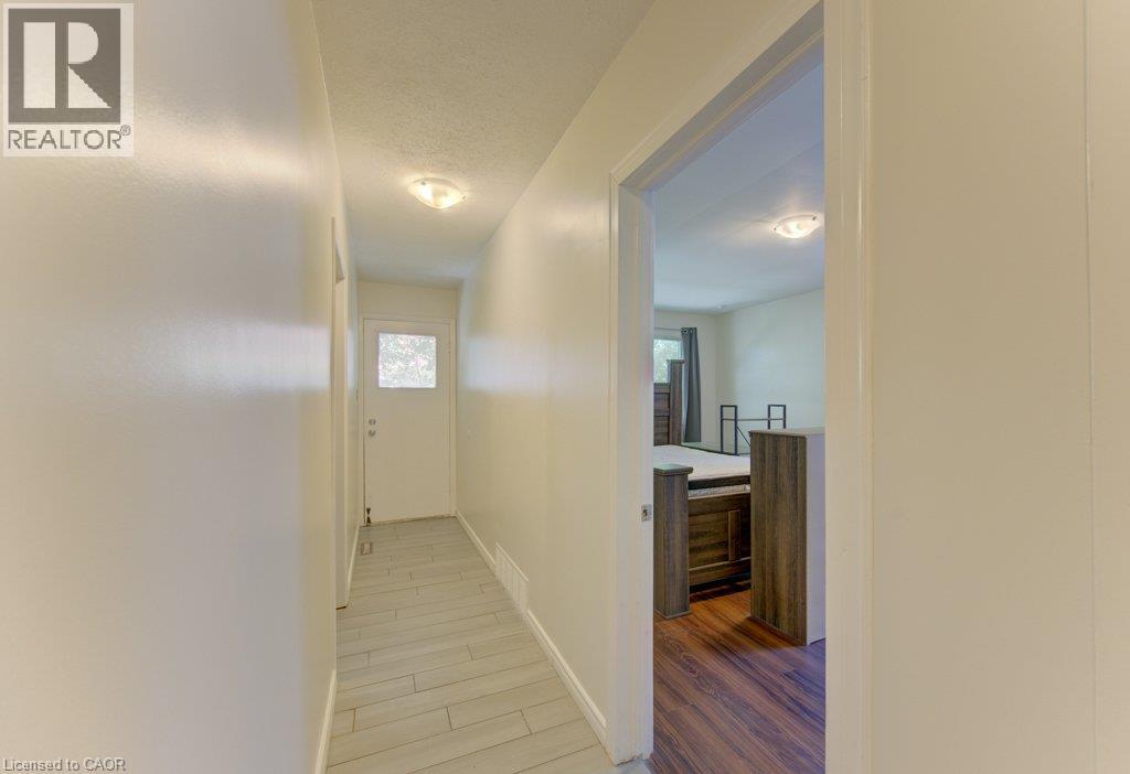 8 Marshall Street, Waterloo, Ontario  N2J 2T2 - Photo 14 - 40831812