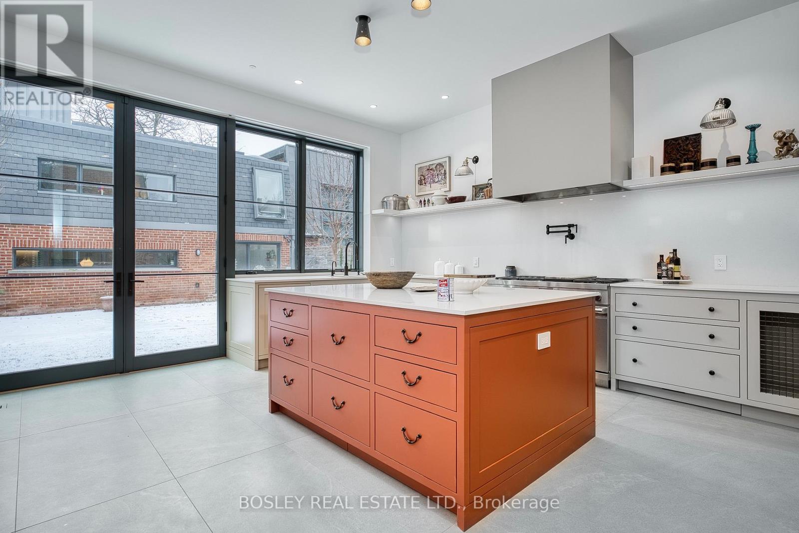 (Main House) - 34 Beaconsfield Avenue, Toronto, Ontario  M6J 3H9 - Photo 11 - C13726880
