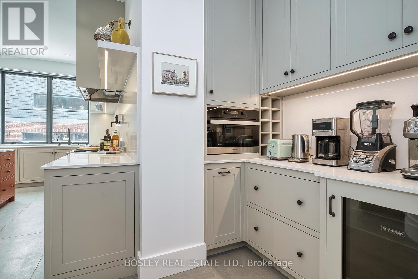 (Main House) - 34 Beaconsfield Avenue, Toronto, Ontario  M6J 3H9 - Photo 18 - C13726880