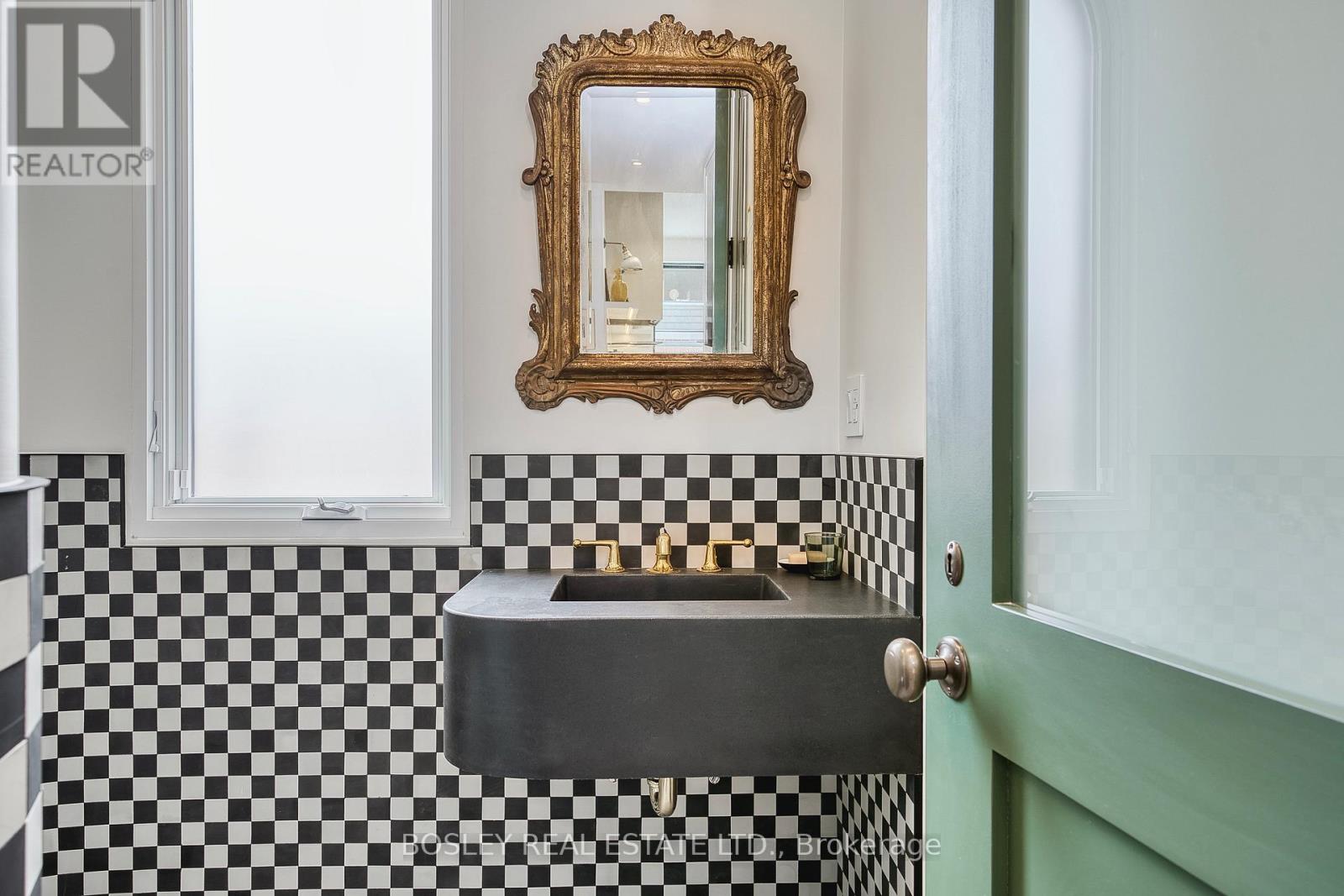 (Main House) - 34 Beaconsfield Avenue, Toronto, Ontario  M6J 3H9 - Photo 19 - C13726880