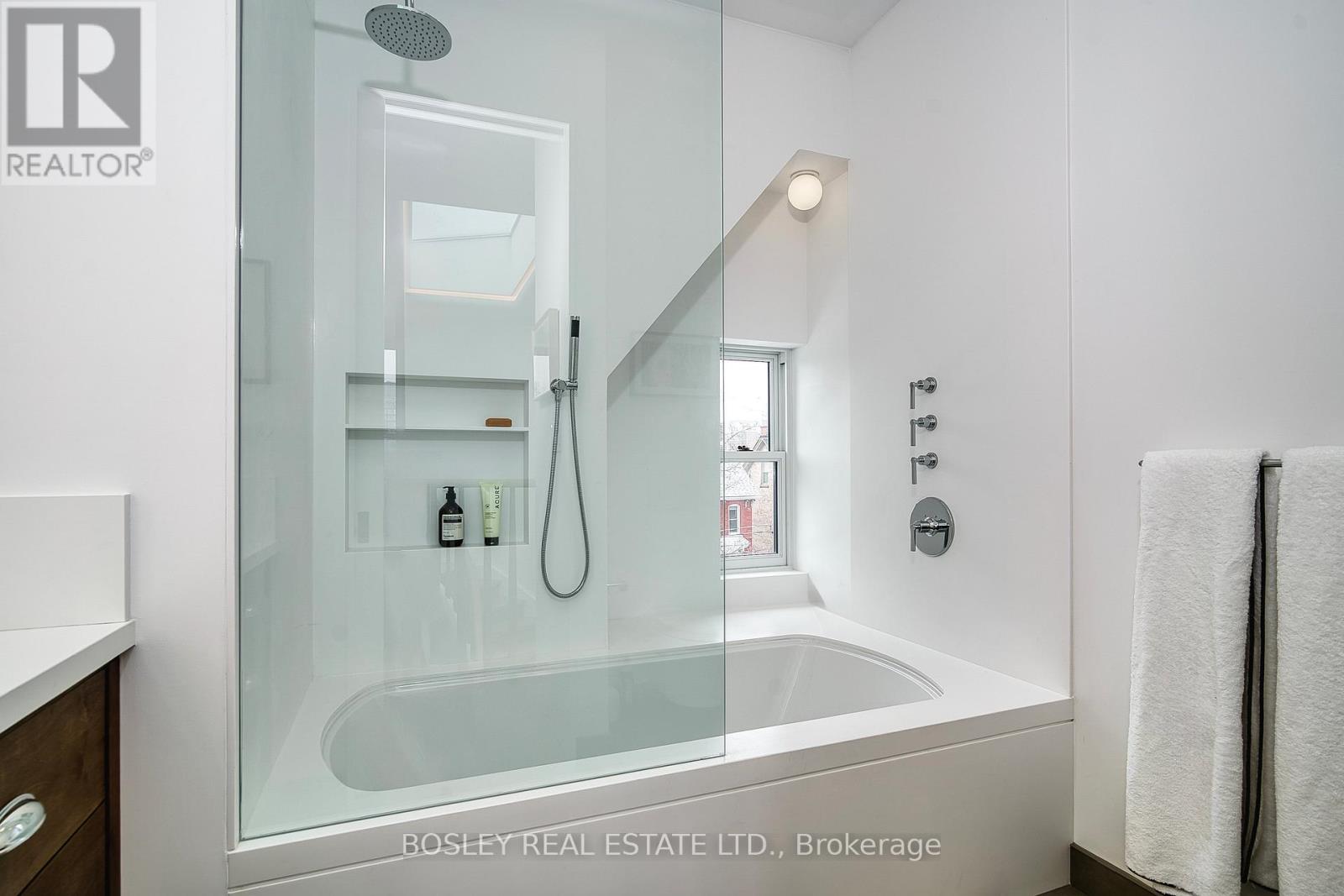 (Main House) - 34 Beaconsfield Avenue, Toronto, Ontario  M6J 3H9 - Photo 31 - C13726880