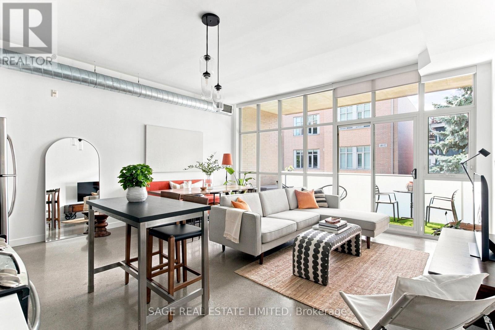 207 - 52 SUMACH STREET, Toronto, Ontario