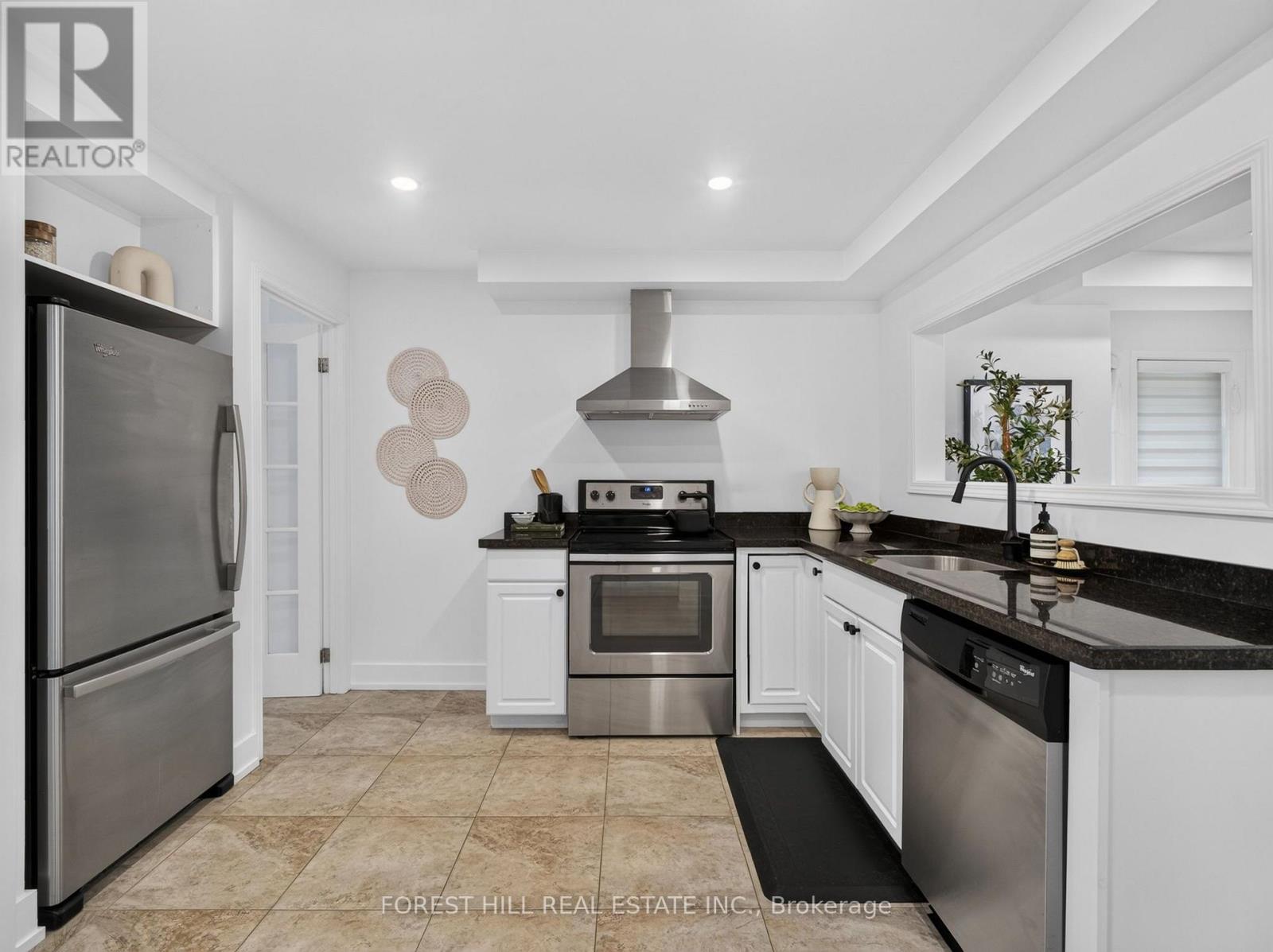 139 Gamble Avenue, Toronto, Ontario  M4J 2P2 - Photo 9 - E13726928
