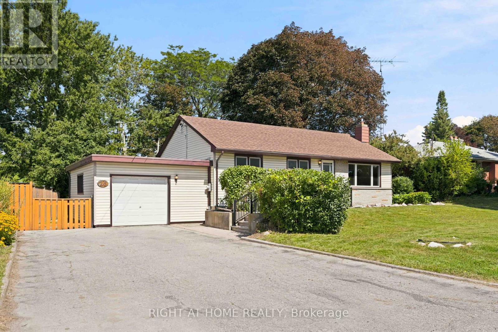 26 PHAIR AVENUE, Clarington, Ontario