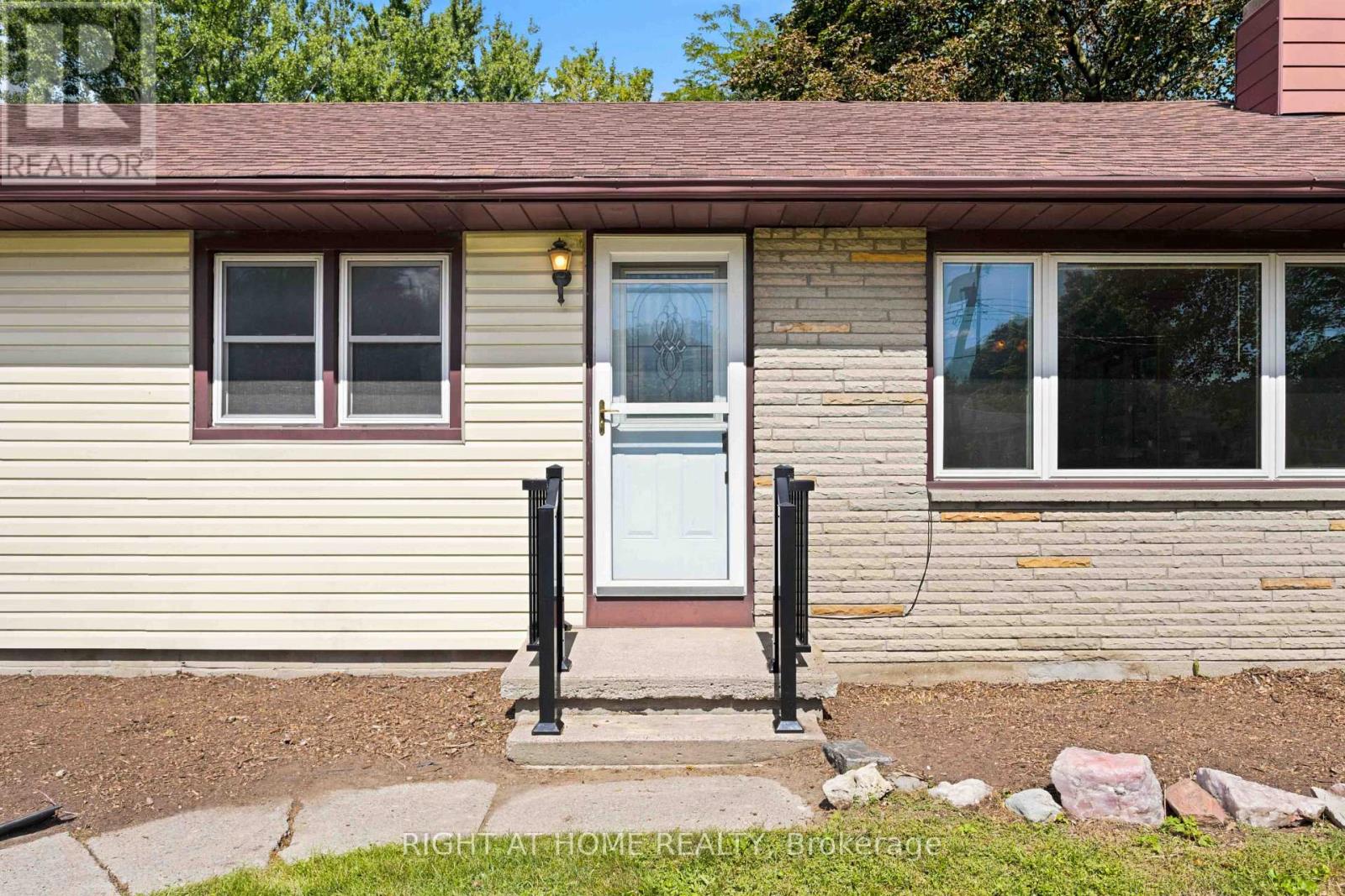 26 Phair Avenue, Clarington, Ontario  L1E 2W5 - Photo 7 - E13726968
