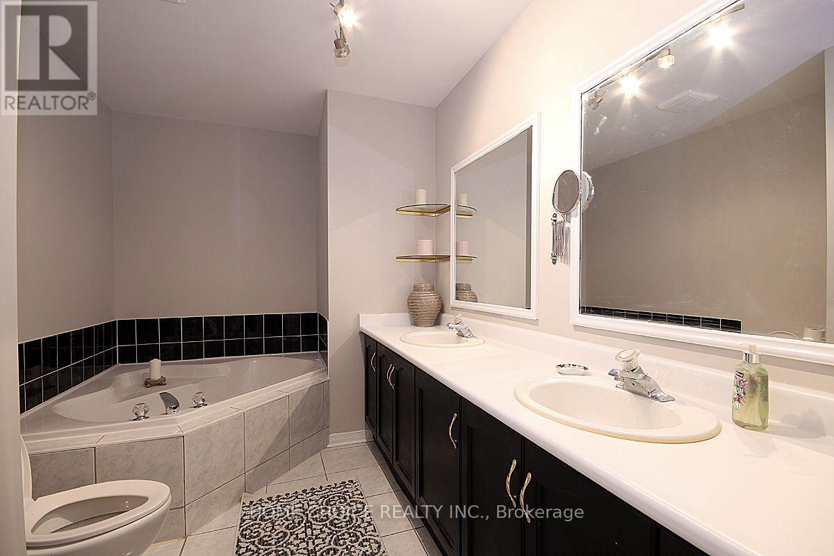 155 Hollandview Trail, Aurora, Ontario  L4G 7J2 - Photo 15 - N13726814