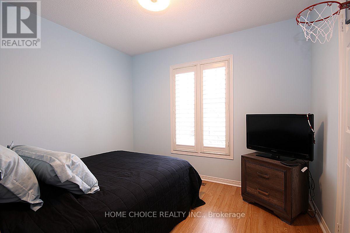 155 Hollandview Trail, Aurora, Ontario  L4G 7J2 - Photo 16 - N13726814