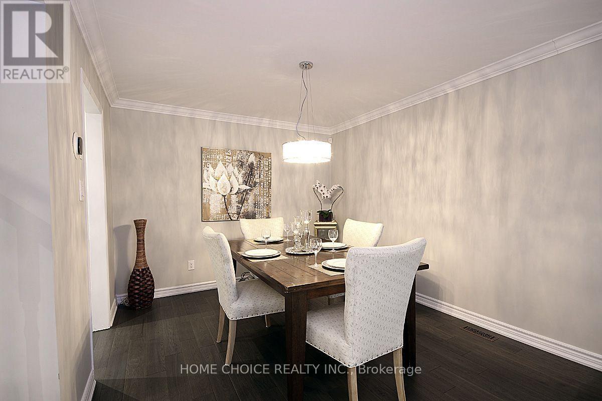 155 Hollandview Trail, Aurora, Ontario  L4G 7J2 - Photo 3 - N13726814