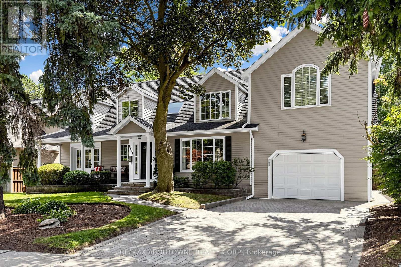 1304 DEVON ROAD, Oakville, Ontario