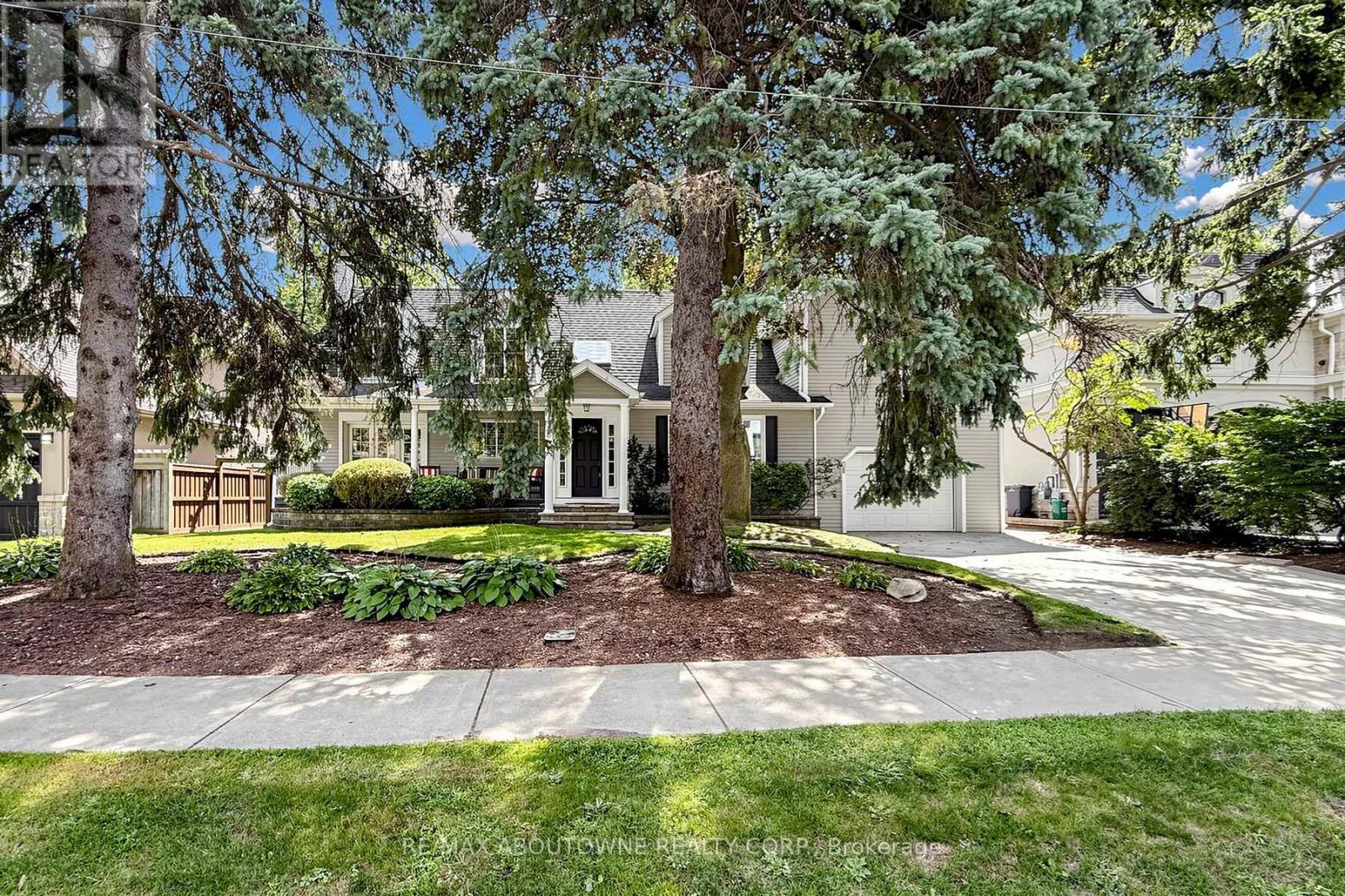 1304 Devon Road, Oakville, Ontario  L6J 2L8 - Photo 3 - W13726842