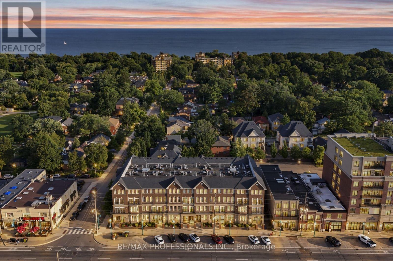 211 - 3531 LAKE SHORE BOULEVARD W, Toronto, Ontario