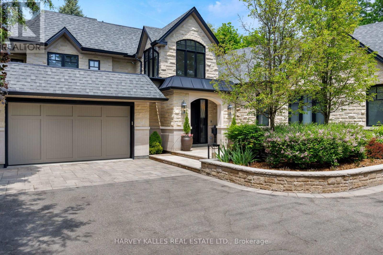 66 Thorncrest Road, Toronto, Ontario  M9A 1S9 - Photo 3 - W13726854