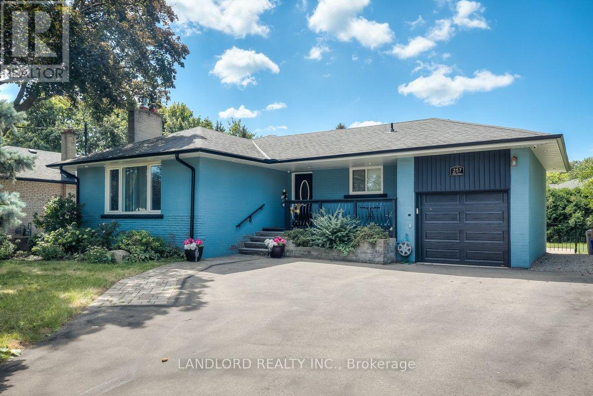MAIN - 257 WALES CRESCENT, Oakville, Ontario