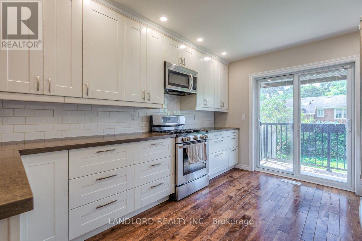 Main - 257 Wales Crescent, Oakville, Ontario  L6L 3X8 - Photo 11 - W13726870