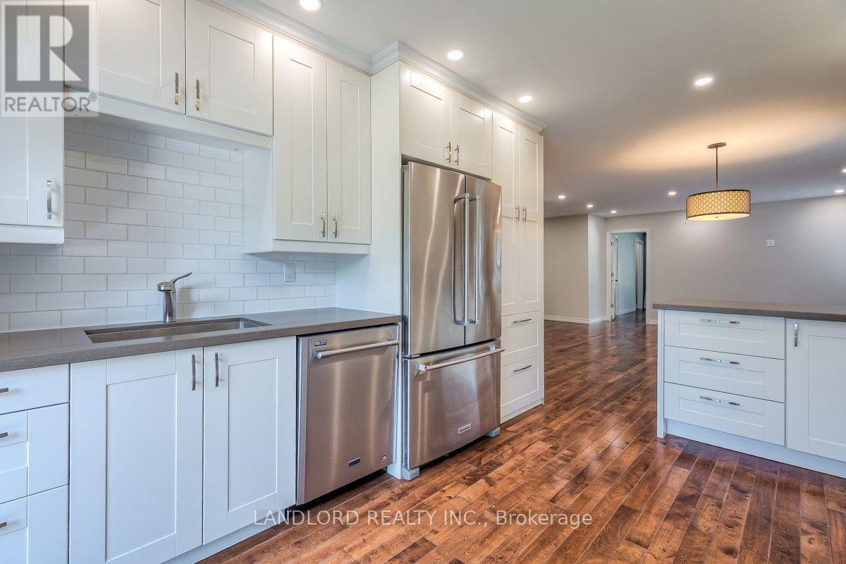 Main - 257 Wales Crescent, Oakville, Ontario  L6L 3X8 - Photo 12 - W13726870