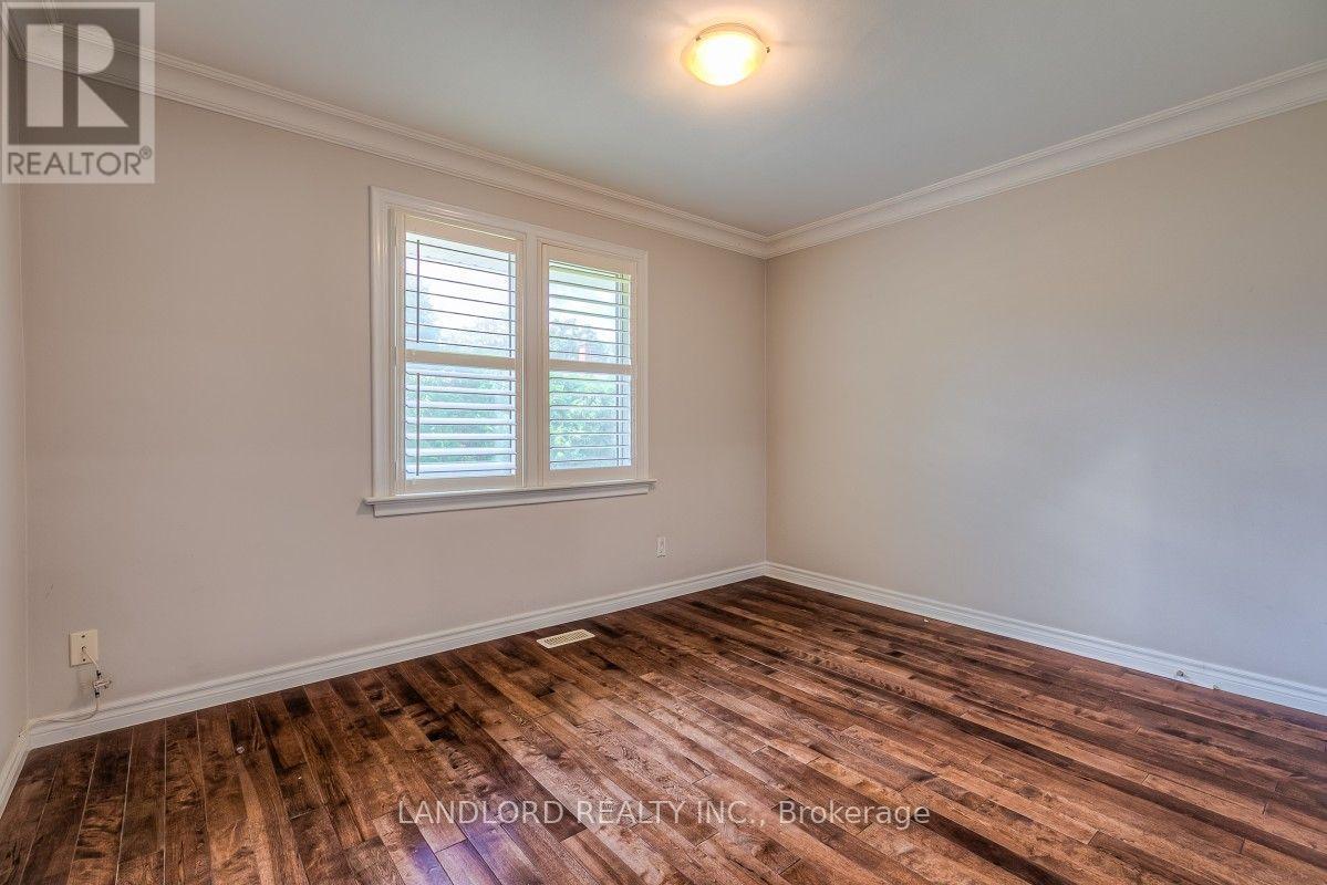Main - 257 Wales Crescent, Oakville, Ontario  L6L 3X8 - Photo 16 - W13726870