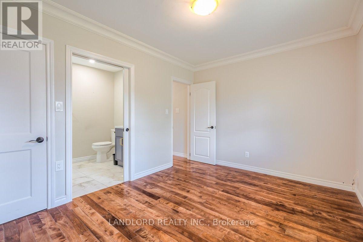 Main - 257 Wales Crescent, Oakville, Ontario  L6L 3X8 - Photo 17 - W13726870