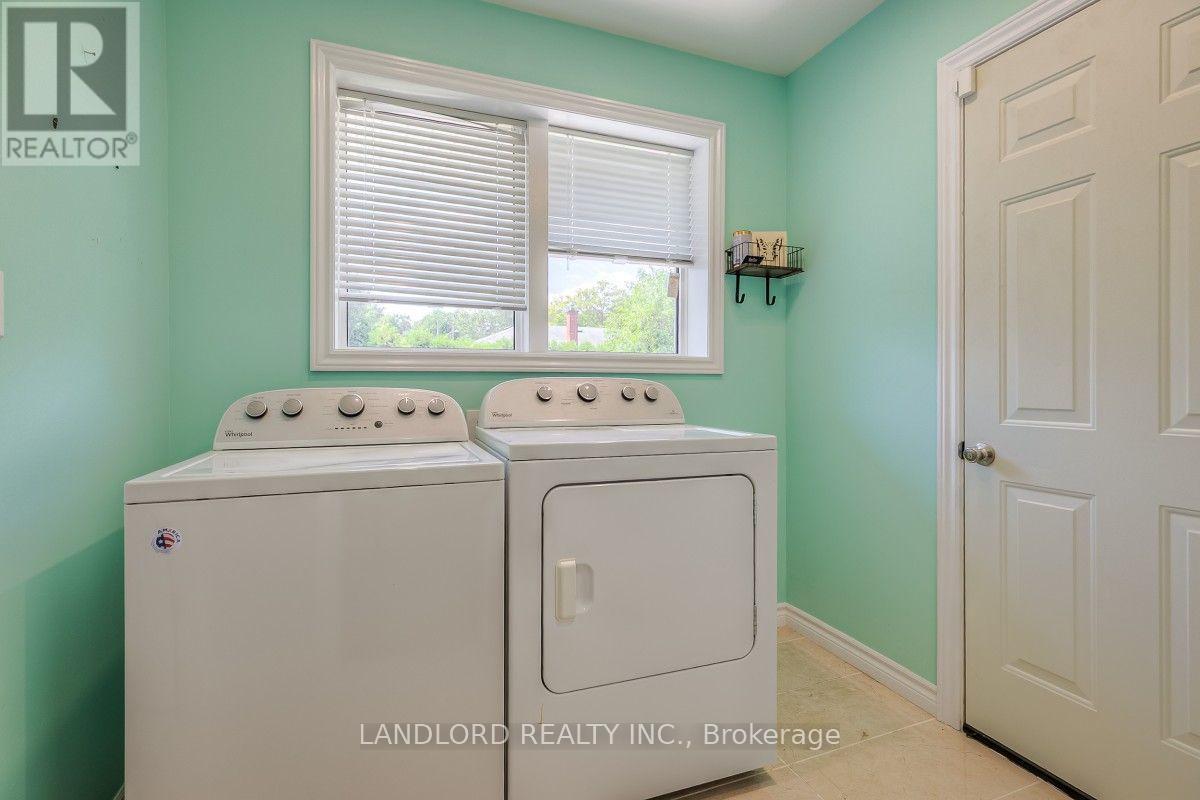 Main - 257 Wales Crescent, Oakville, Ontario  L6L 3X8 - Photo 20 - W13726870