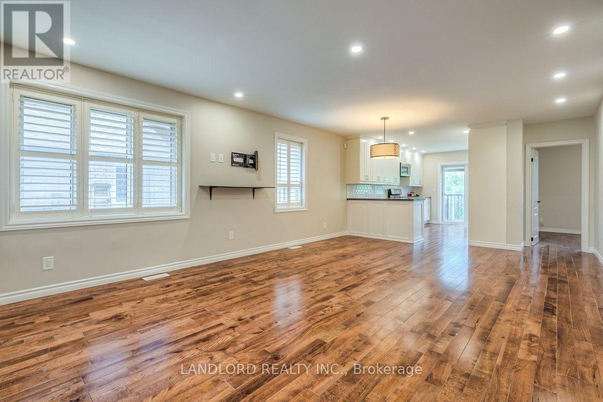 Main - 257 Wales Crescent, Oakville, Ontario  L6L 3X8 - Photo 7 - W13726870