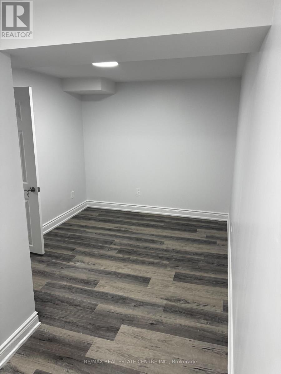 Lower Level - 1025 Blairholm Avenue, Mississauga, Ontario  L5C 1G5 - Photo 15 - W13726888