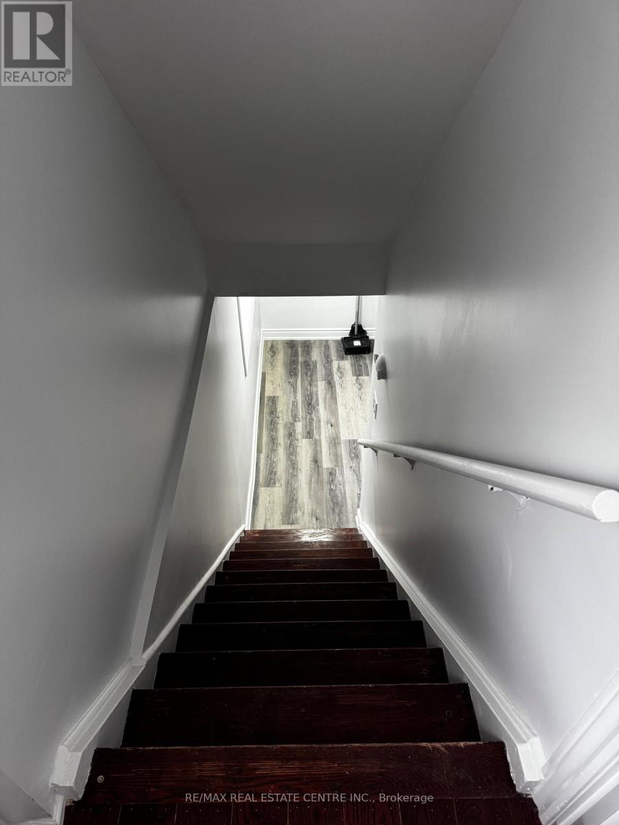 Lower Level - 1025 Blairholm Avenue, Mississauga, Ontario  L5C 1G5 - Photo 4 - W13726888