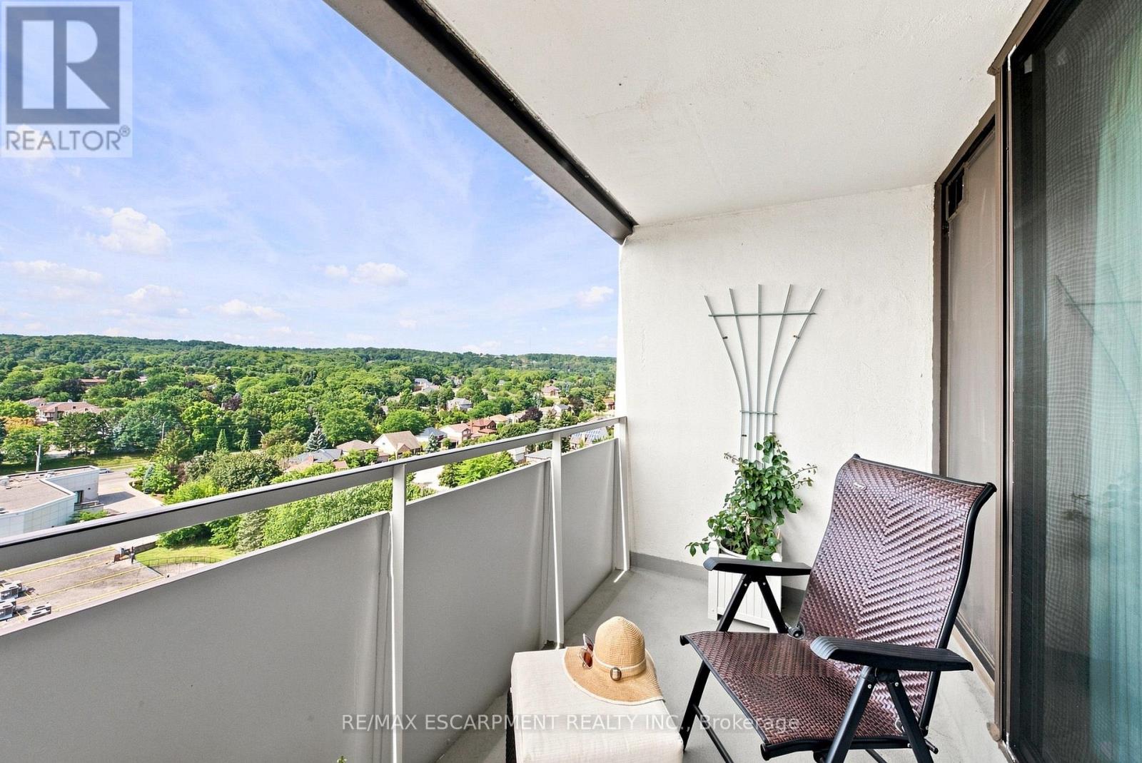 1507 - 2055 Upper Middle Road, Burlington, Ontario  L7P 3P4 - Photo 2 - W13726950