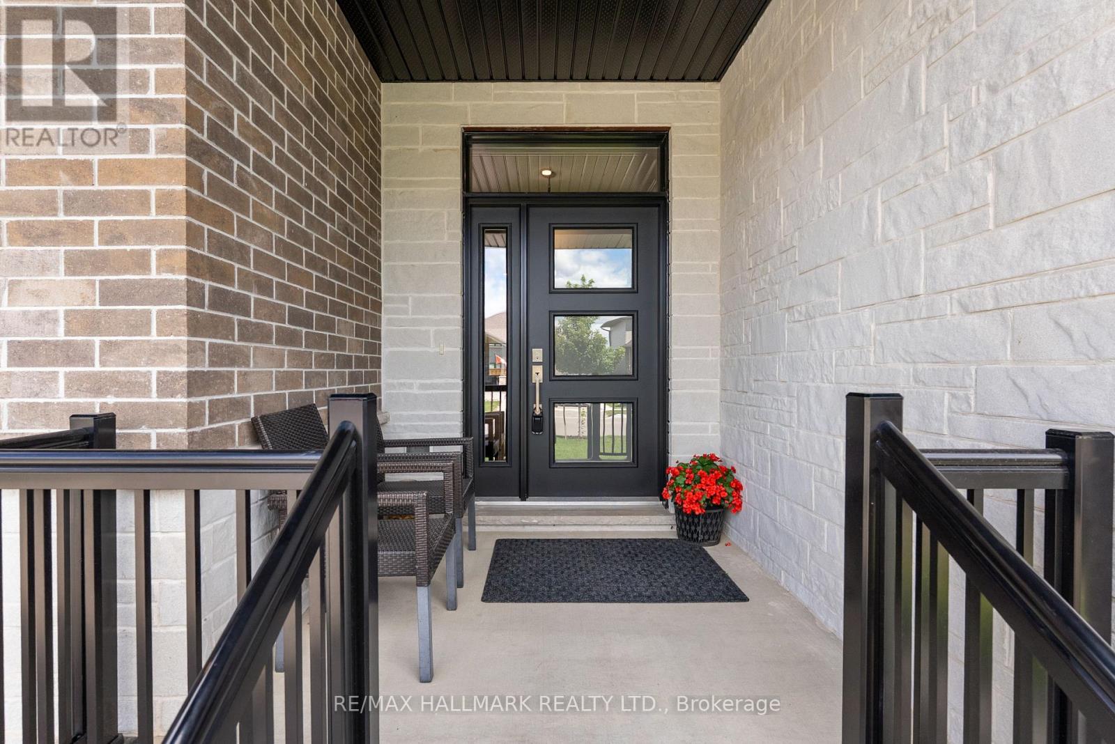 77 Rea Drive, Centre Wellington, Ontario  N1M 0H5 - Photo 2 - X13726864
