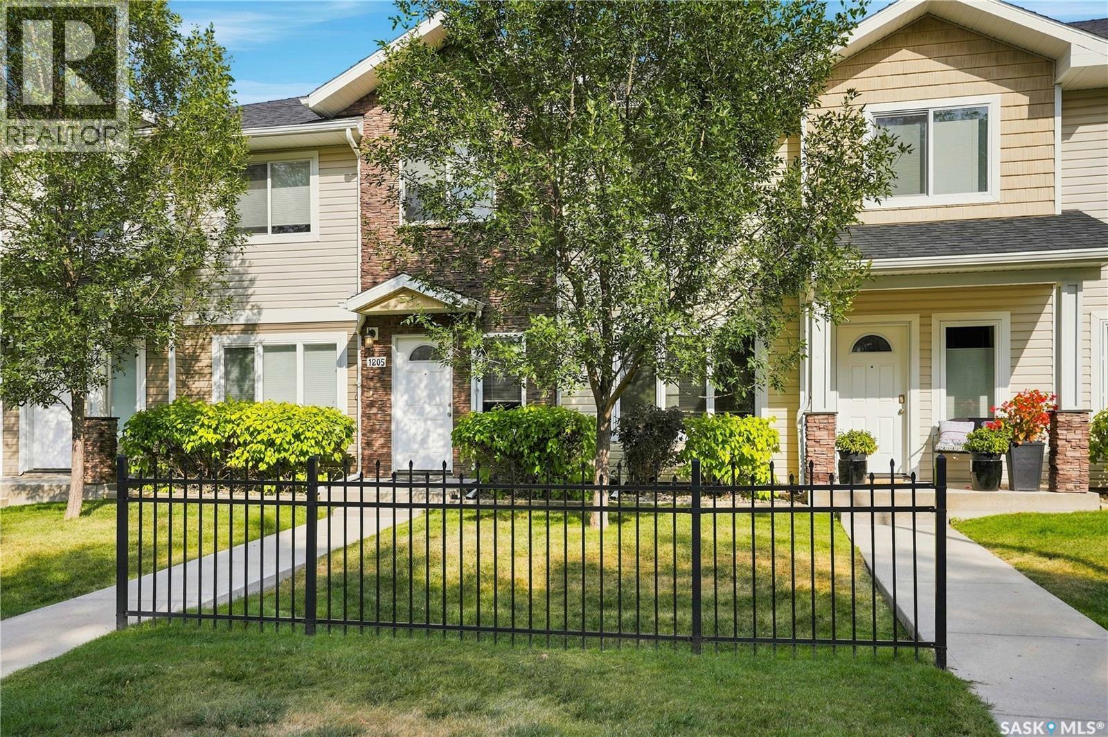 1205 Grey Street, Regina, Saskatchewan  S4T 1G7 - Photo 1 - SK046950