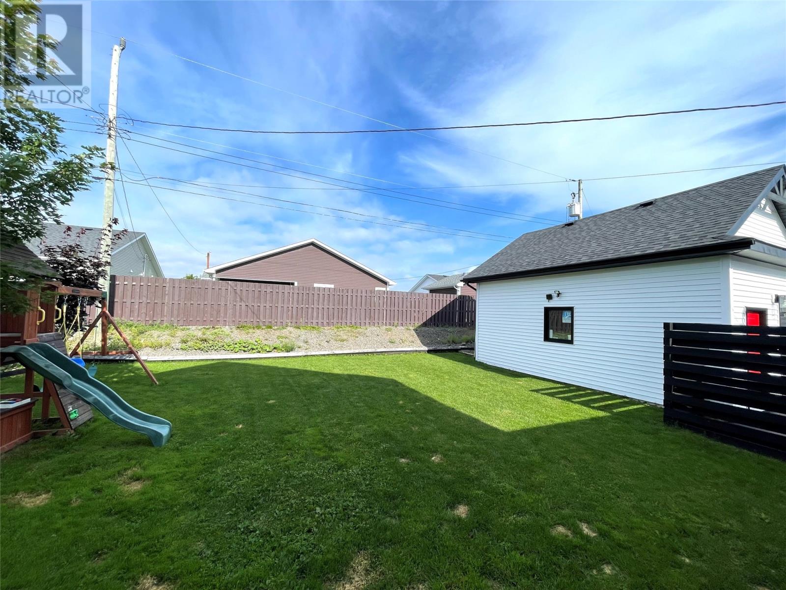 28 Ivanys Road, Grand Falls-Windsor — photo 9