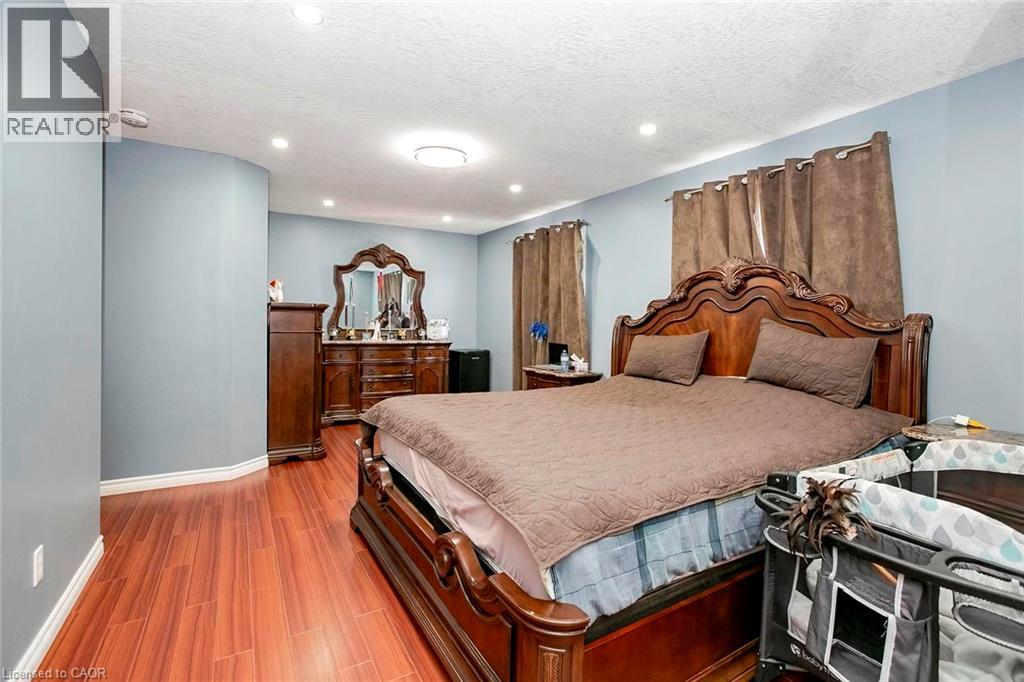 107 Glencliffe Court, Kitchener, Ontario  N2B 3X1 - Photo 21 - 40859398