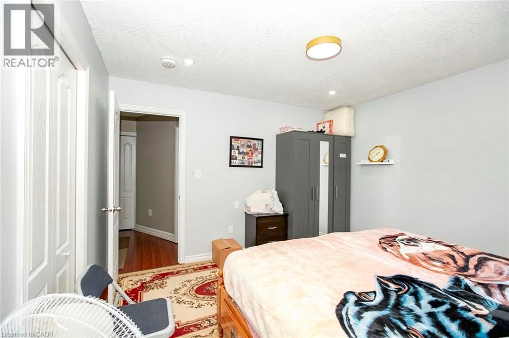 107 Glencliffe Court, Kitchener, Ontario  N2B 3X1 - Photo 29 - 40859398