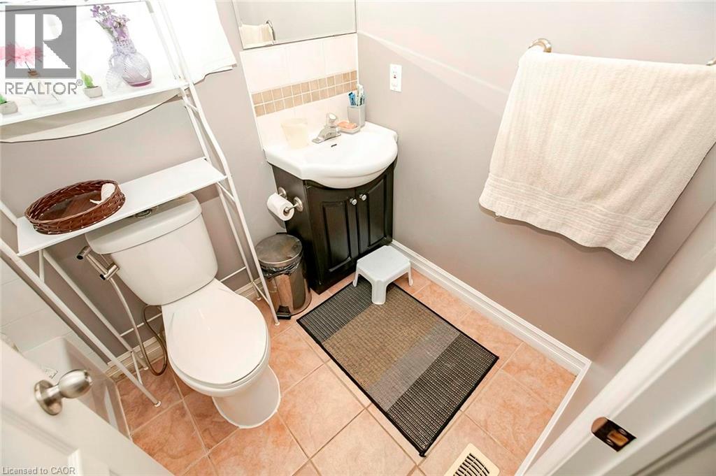 107 Glencliffe Court, Kitchener, Ontario  N2B 3X1 - Photo 33 - 40859398
