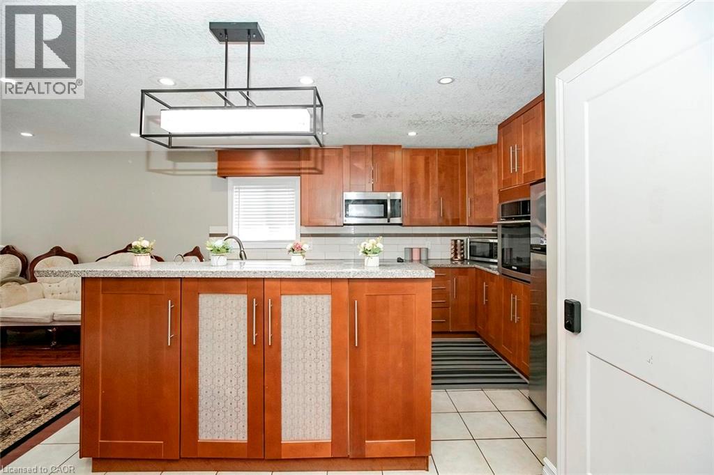 107 Glencliffe Court, Kitchener, Ontario  N2B 3X1 - Photo 8 - 40859398