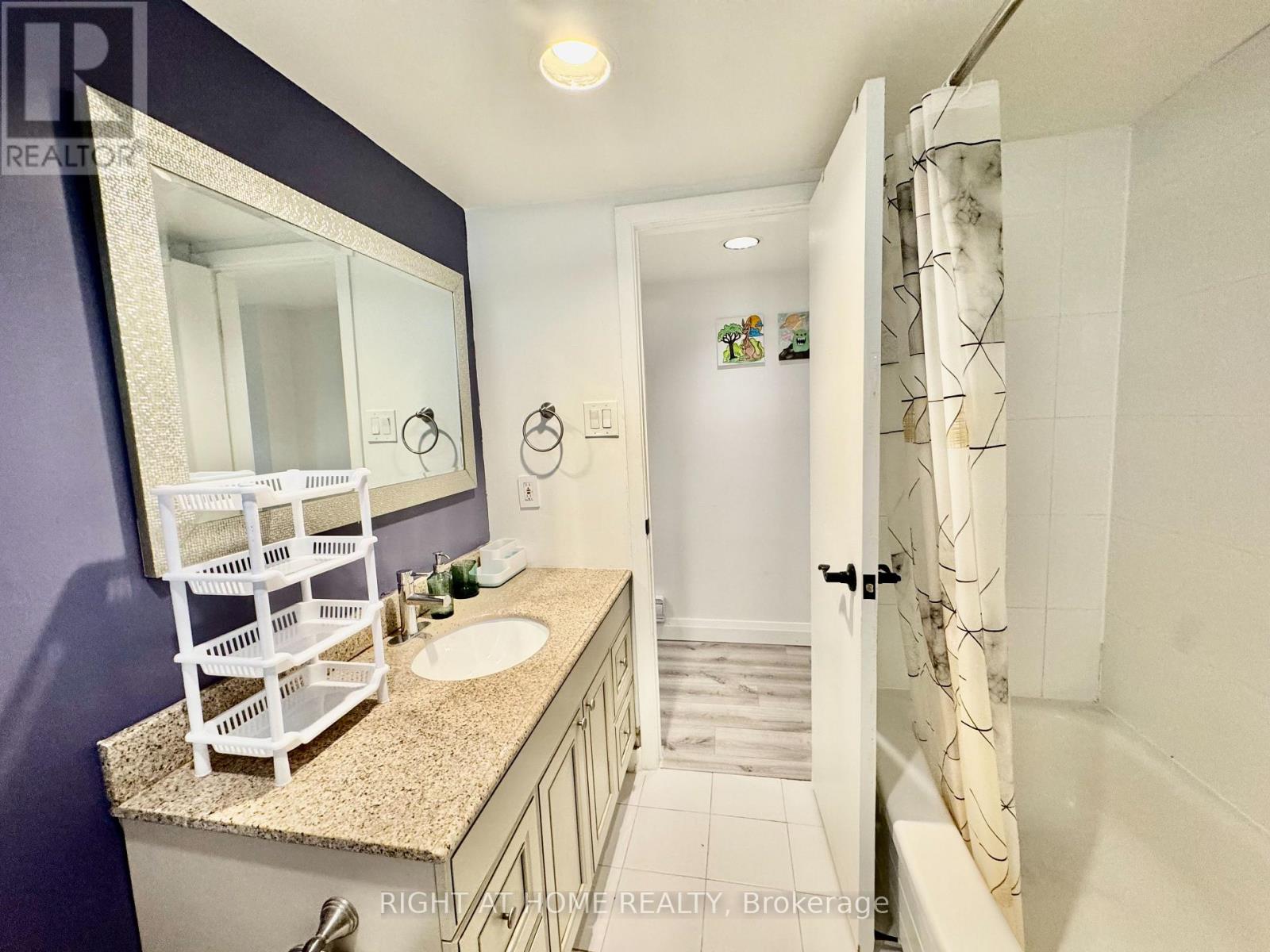 Lower Apartment - 1196 Avenue Road, Toronto, Ontario  M5N 2G1 - Photo 16 - C13727018