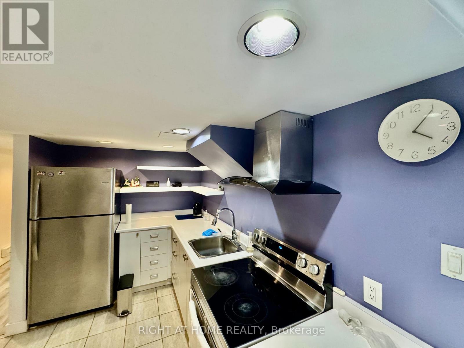 Lower Apartment - 1196 Avenue Road, Toronto, Ontario  M5N 2G1 - Photo 20 - C13727018