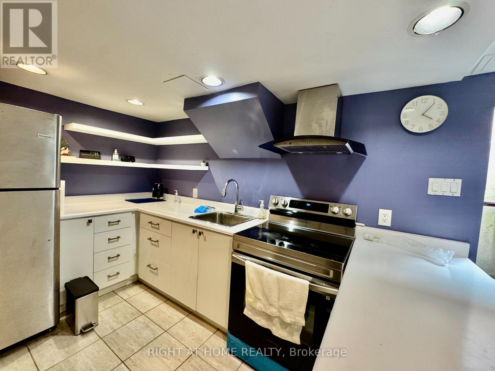 Lower Apartment - 1196 Avenue Road, Toronto, Ontario  M5N 2G1 - Photo 21 - C13727018