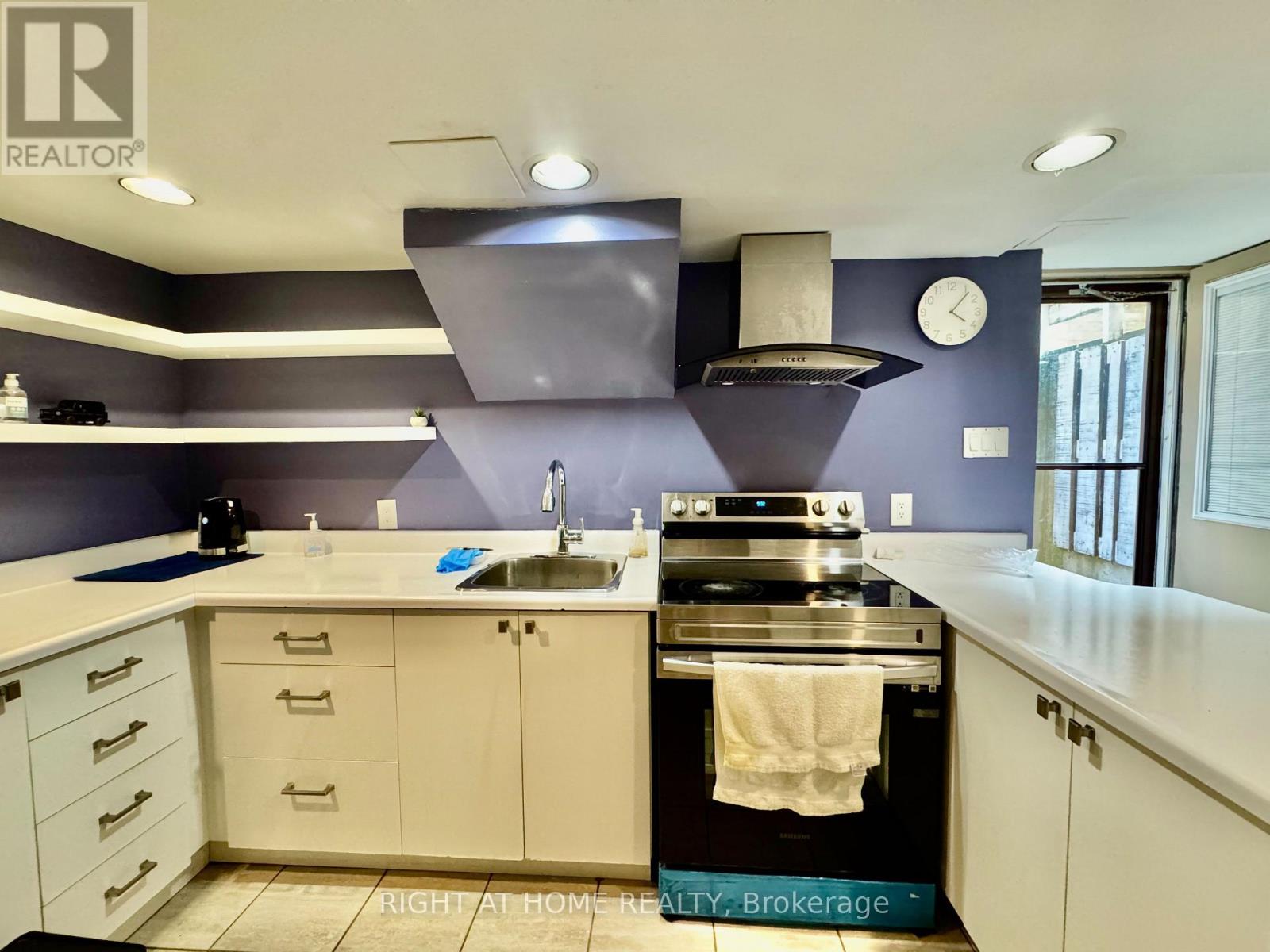 Lower Apartment - 1196 Avenue Road, Toronto, Ontario  M5N 2G1 - Photo 23 - C13727018