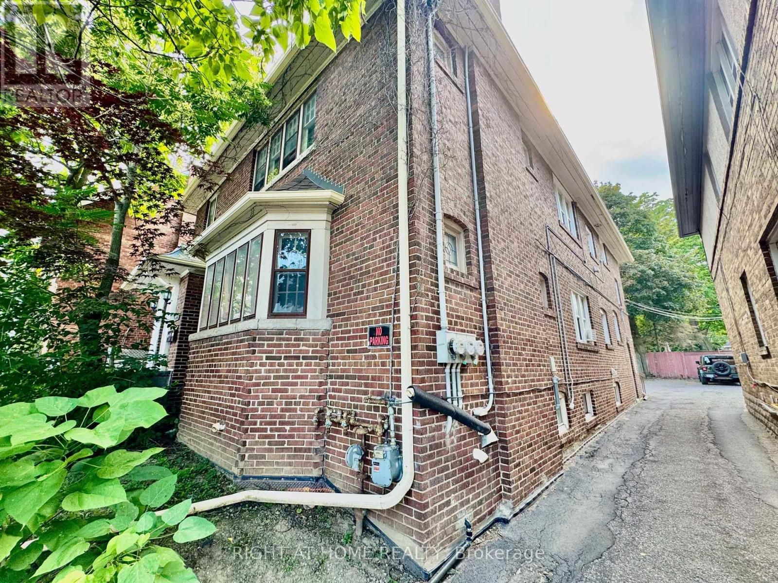 Lower Apartment - 1196 Avenue Road, Toronto, Ontario  M5N 2G1 - Photo 29 - C13727018