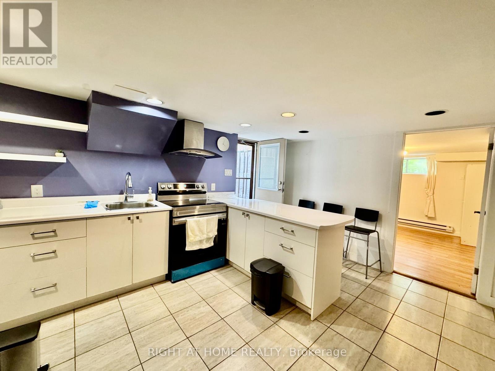 Lower Apartment - 1196 Avenue Road, Toronto, Ontario  M5N 2G1 - Photo 6 - C13727018