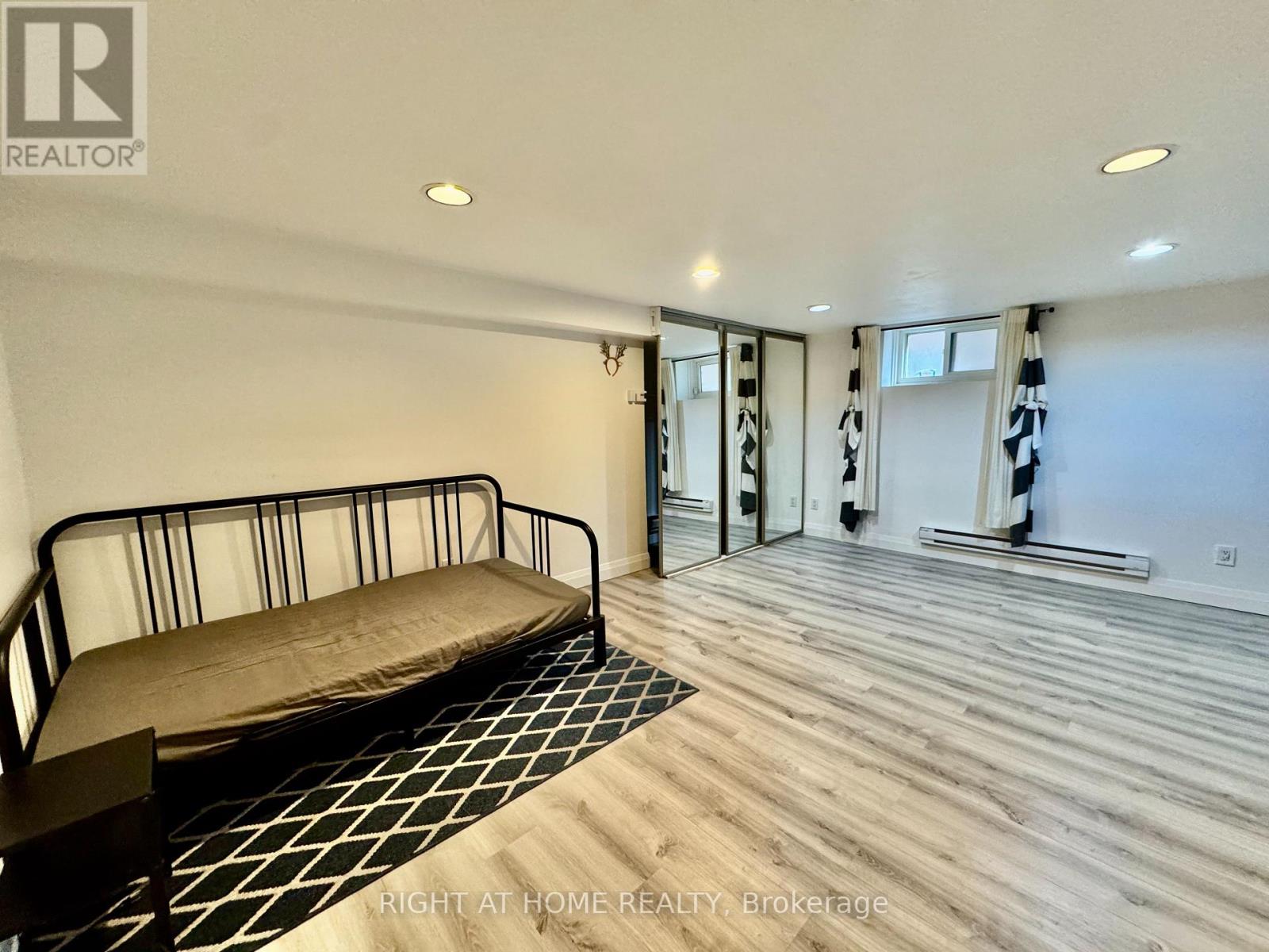 Lower Apartment - 1196 Avenue Road, Toronto, Ontario  M5N 2G1 - Photo 9 - C13727018