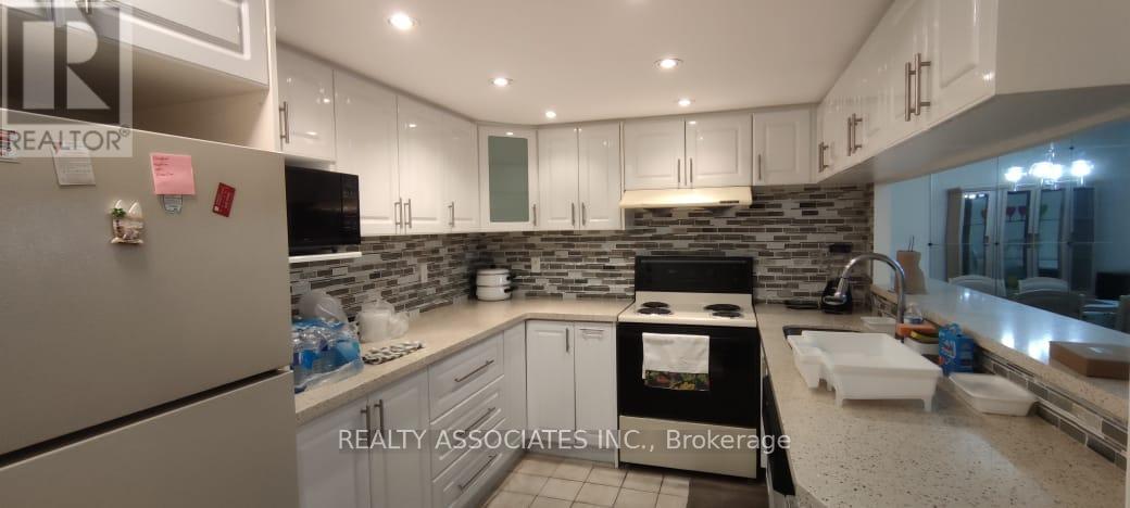 1903 - 330 Alton Towers Circle, Toronto, Ontario  M1V 5H3 - Photo 3 - E13727112