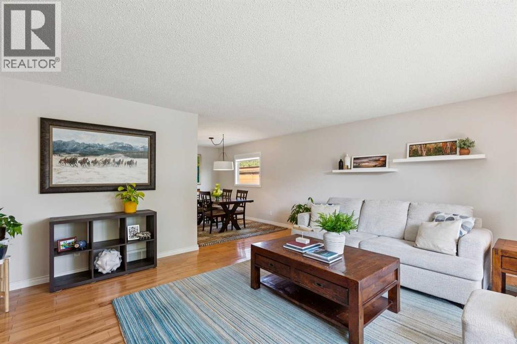 1515 Lake Bonavista Drive SE, Calgary, Alberta  T2J 2X8 - Photo 6 - A2340778