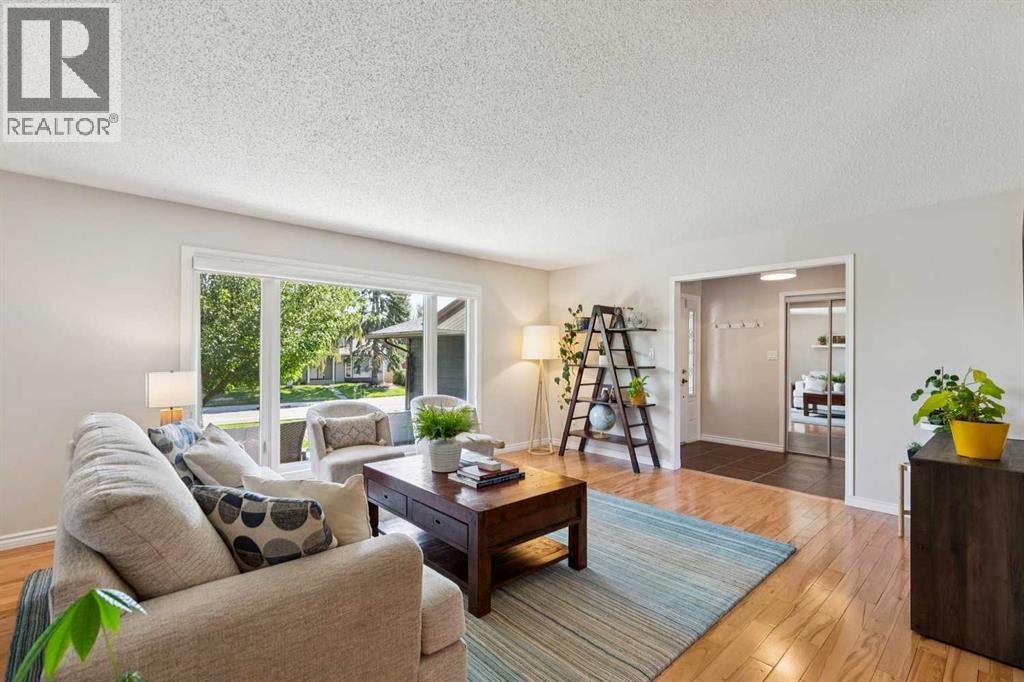 1515 Lake Bonavista Drive SE, Calgary, Alberta  T2J 2X8 - Photo 7 - A2340778