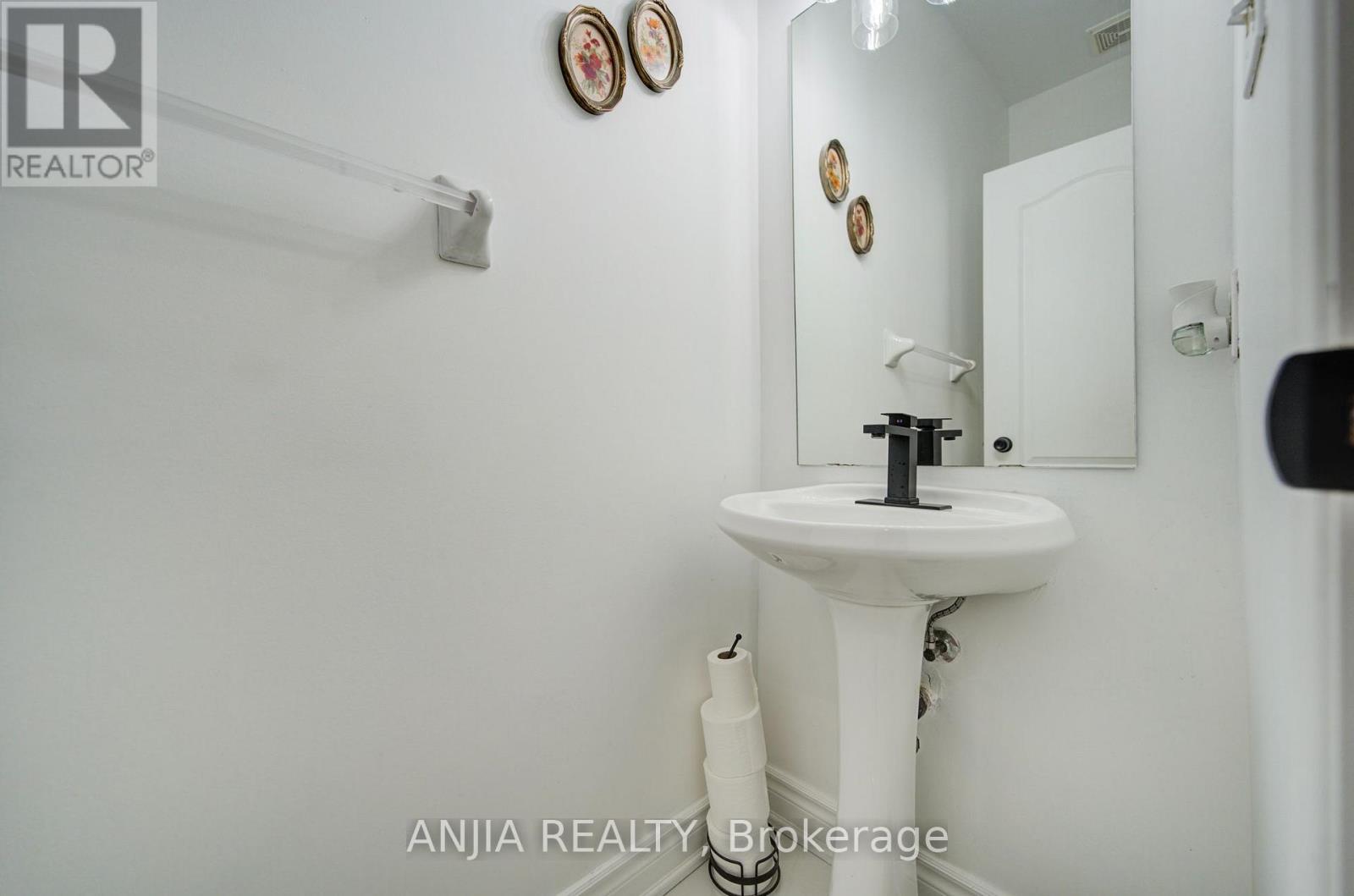 203 Fred Mclaren Boulevard, Markham, Ontario  L6E 1H2 - Photo 11 - N13727060