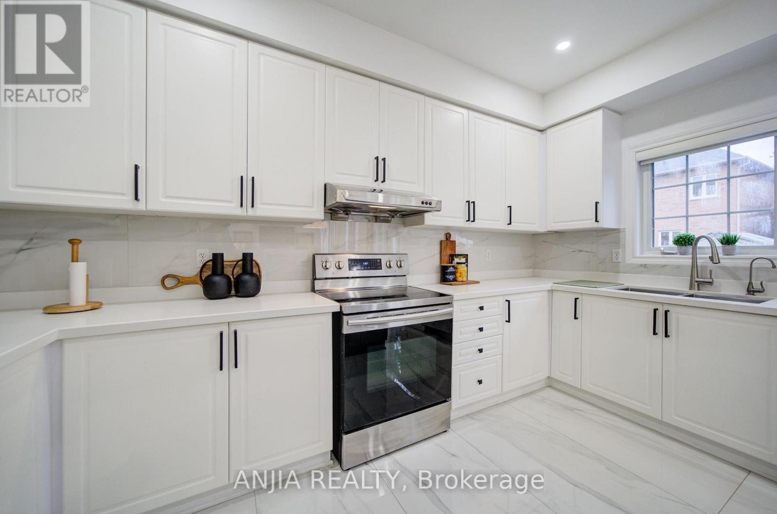 203 Fred Mclaren Boulevard, Markham, Ontario  L6E 1H2 - Photo 16 - N13727060