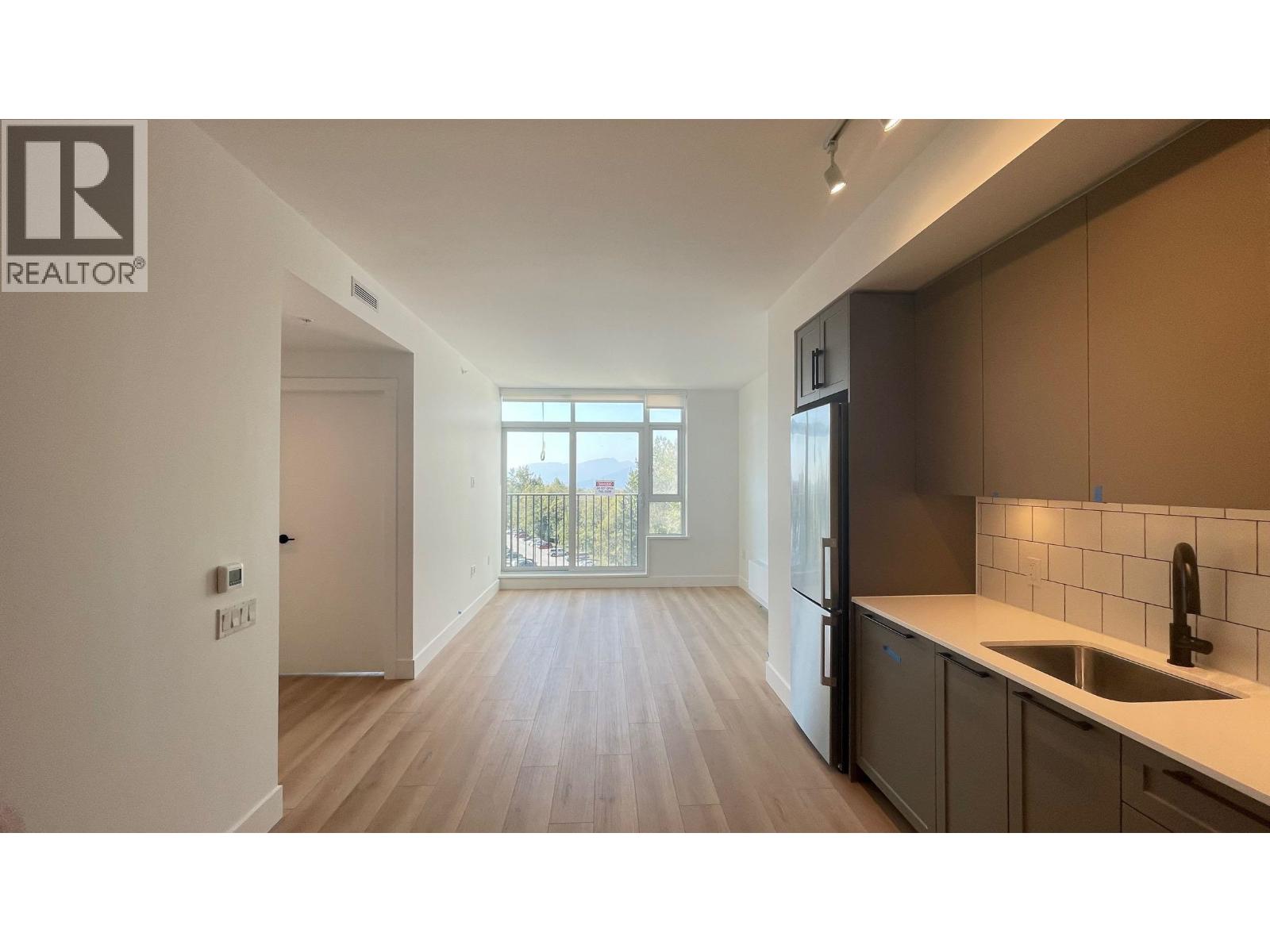 403 8750 University Crescent, Burnaby, British Columbia  V5A 0G9 - Photo 2 - R3159866